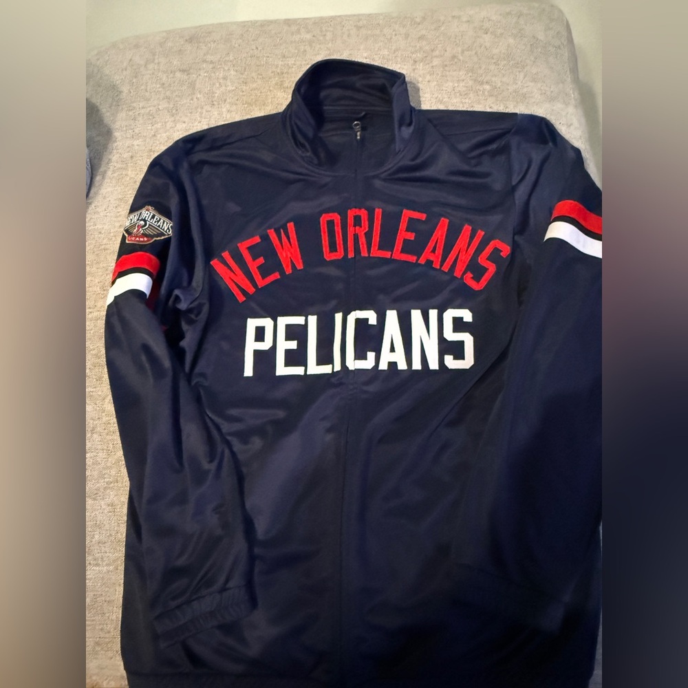 Men’s Zip up New Orleans Pelicans Jacket. Sz Large